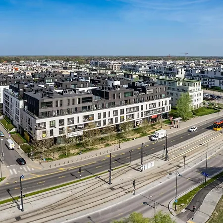 Aleja Rzeczypospolitej, Sun & Snow Warschau