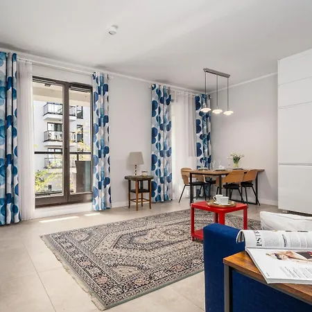 Aleja Rzeczypospolitej, Sun&snow *